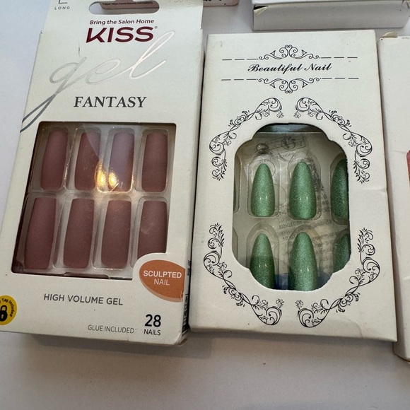 Lot of 7 press on nails - Picture 3 of 7